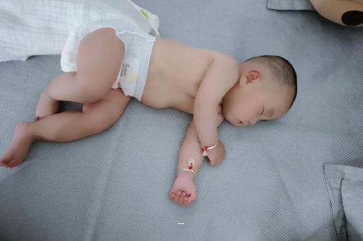 荣成宝宝突然很多眼屎